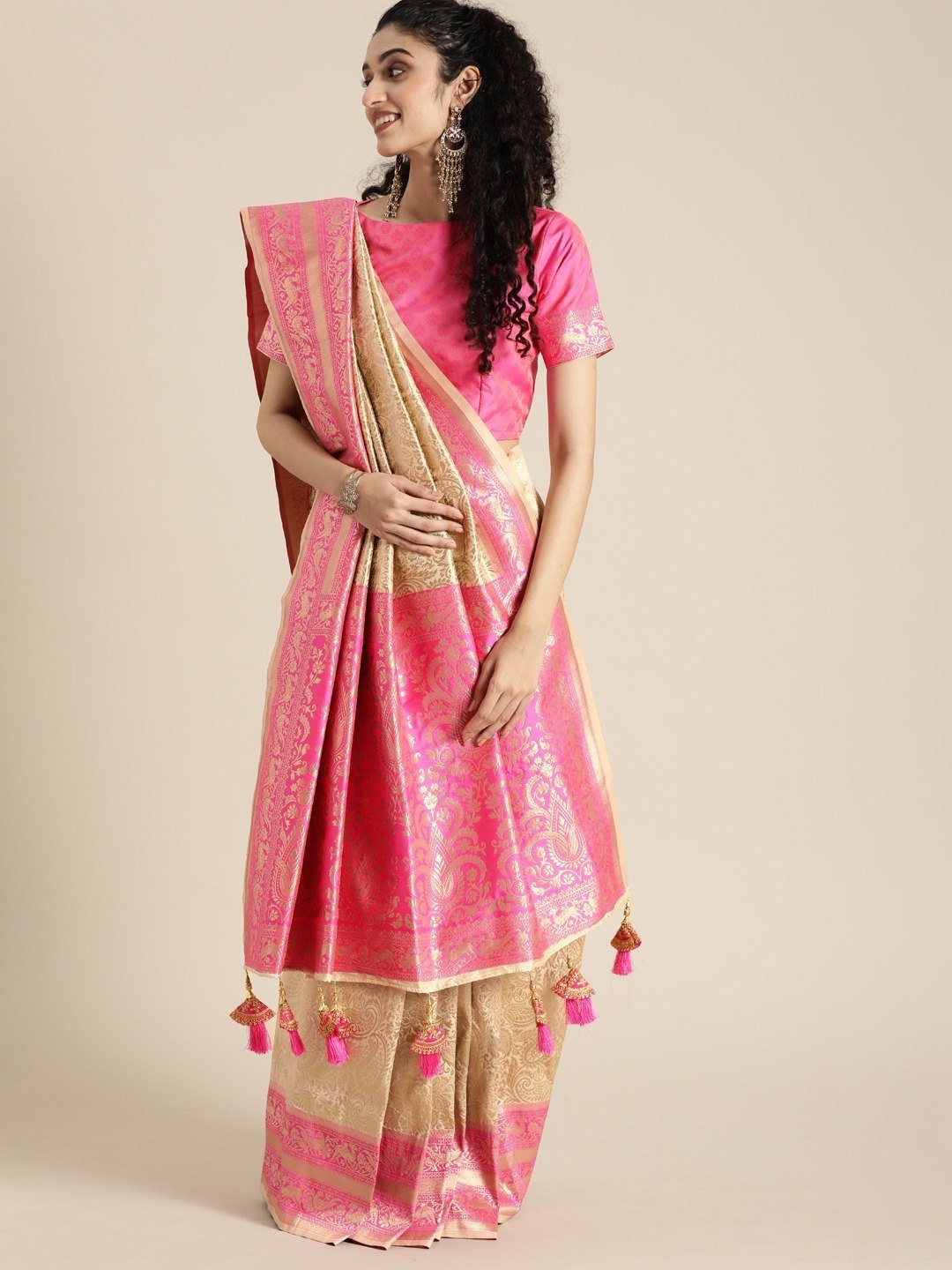 Mehrang Sarees महिलाओं के लिए बनारसी सिल्क साड़ी ब्लाउज पीस के साथ,  डिज़ाइनर साड़ी महिलाओं के लिए फैशन, काला : Amazon.in: फैशन