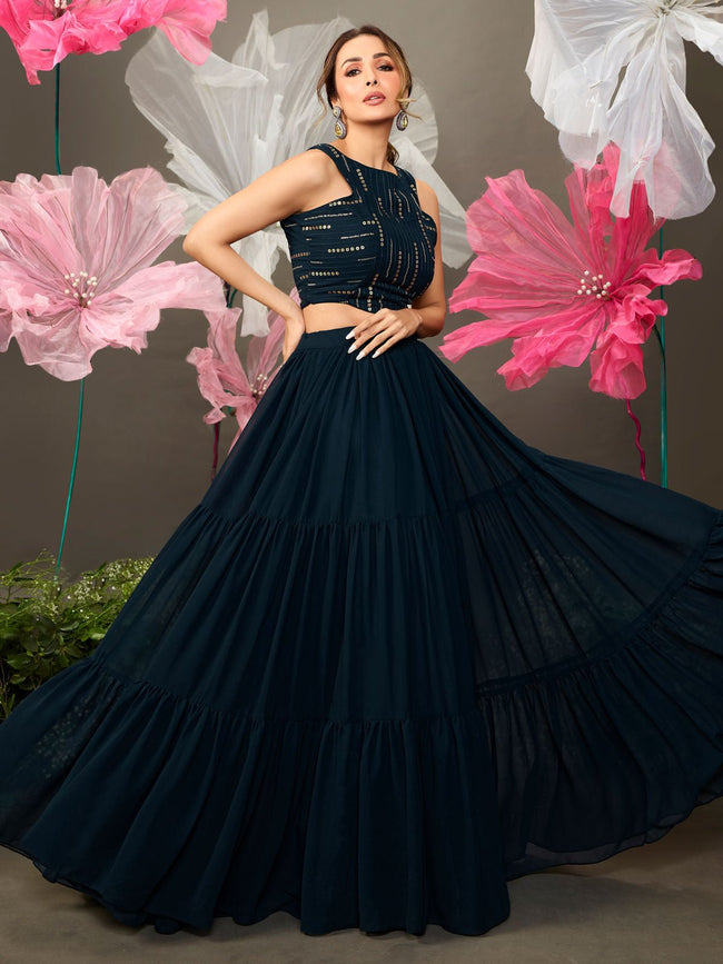 Navy blue skirt and pink top hotsell