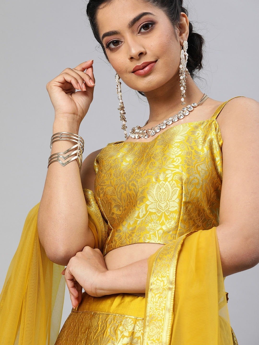 20 Beautiful Gold Colour Blouse Designs for Bright Look | Golden blouse  designs, Netted blouse designs, Gold blouse designs
