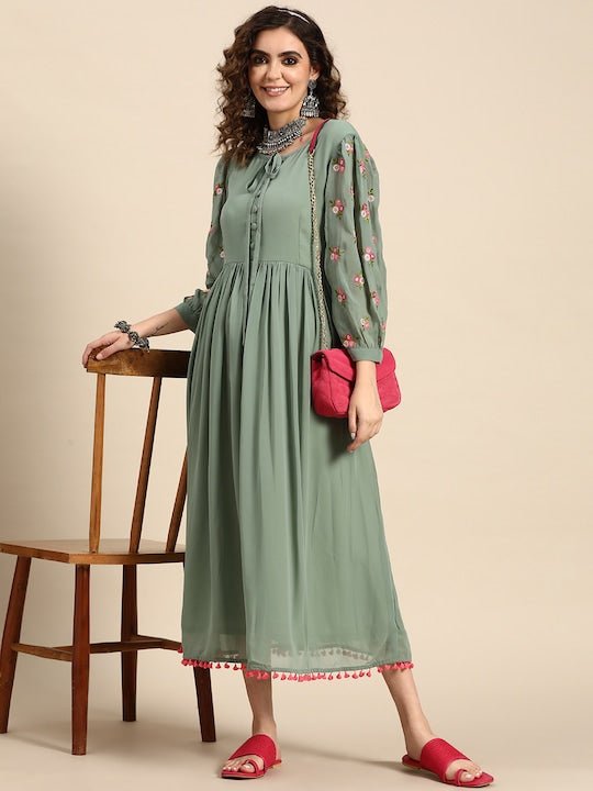 Women Embroidery A-Line Button Detail Dress Women Embroidery A-Line Button Detail Dress