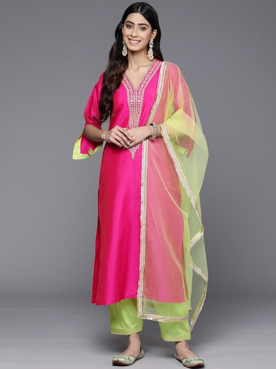 Women Magenta Ethnic Motifs Yoke Design Kurta with Salwar With
