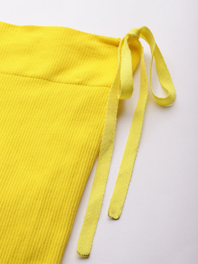 https://www.inddus.in/cdn/shop/products/women-yellow-solid-saree-shapewear-807116_650x.jpg?v=1647171613